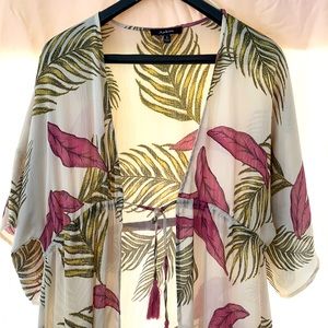 Aakaa cover up. Size S.